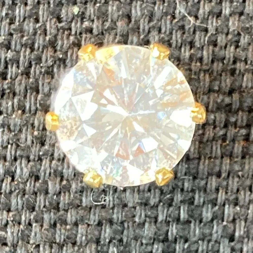 Vintage Cubic Zirconia 1/3 inch stone gold tone prong setting pierced earrings